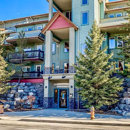 Canmore Mountain View Loft Apartment Heated Outdoor Pool Esterno foto